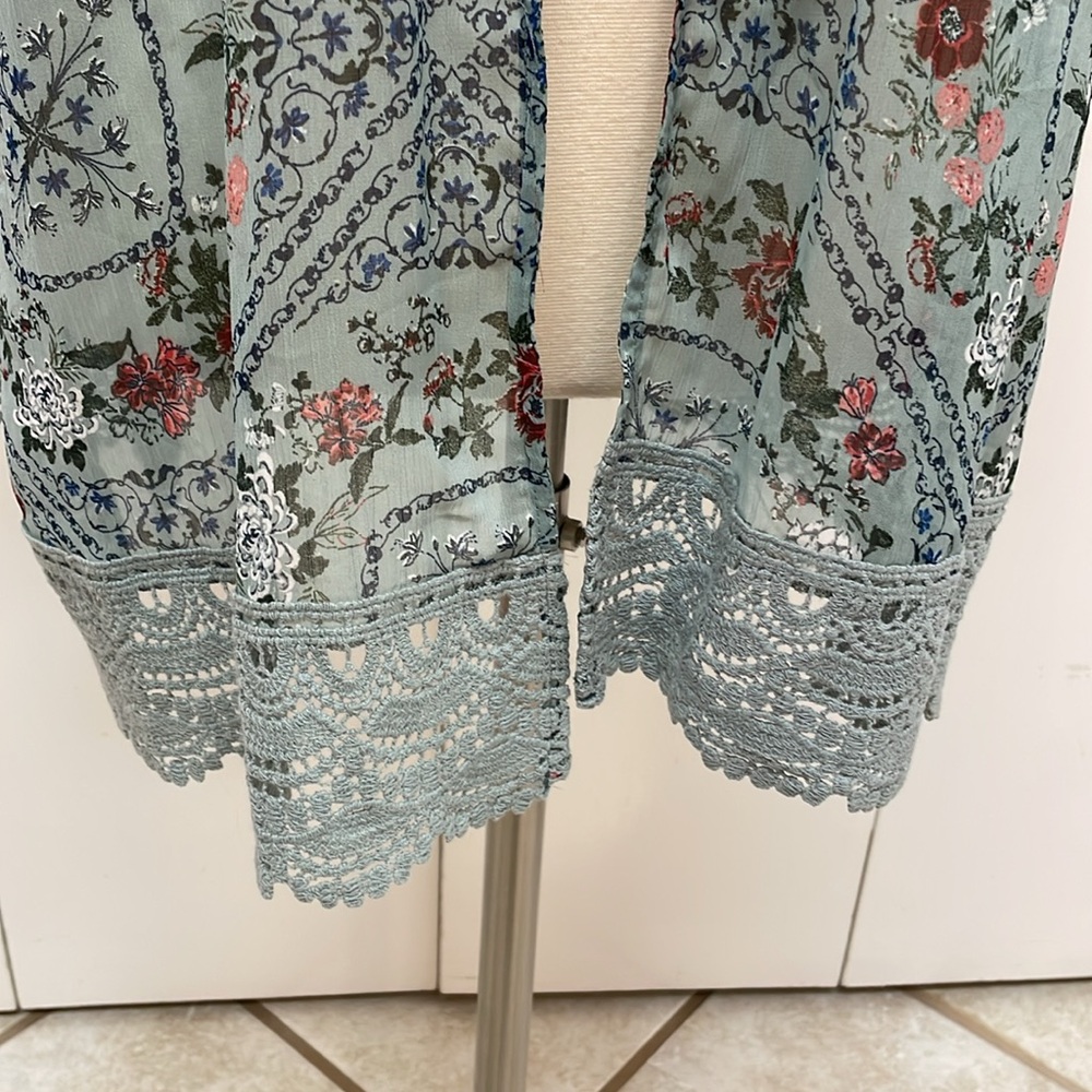 NWT Kimono - Picture 4 of 8